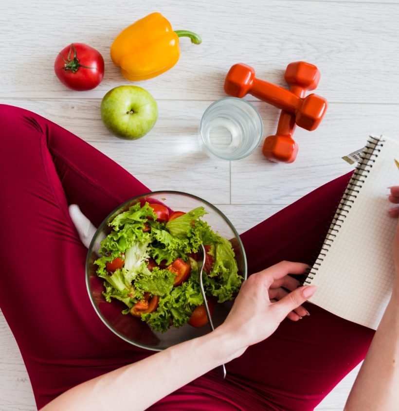 diet-concept-with-sport-woman-healthy-food